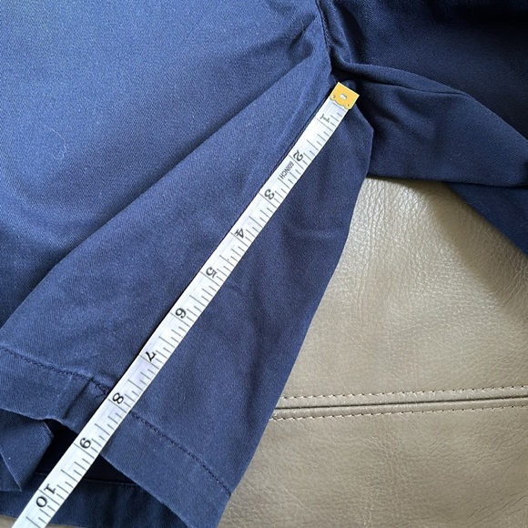 Vineyard Vines Classic Fit 9” Club Shorts. - Picture 3 of 5